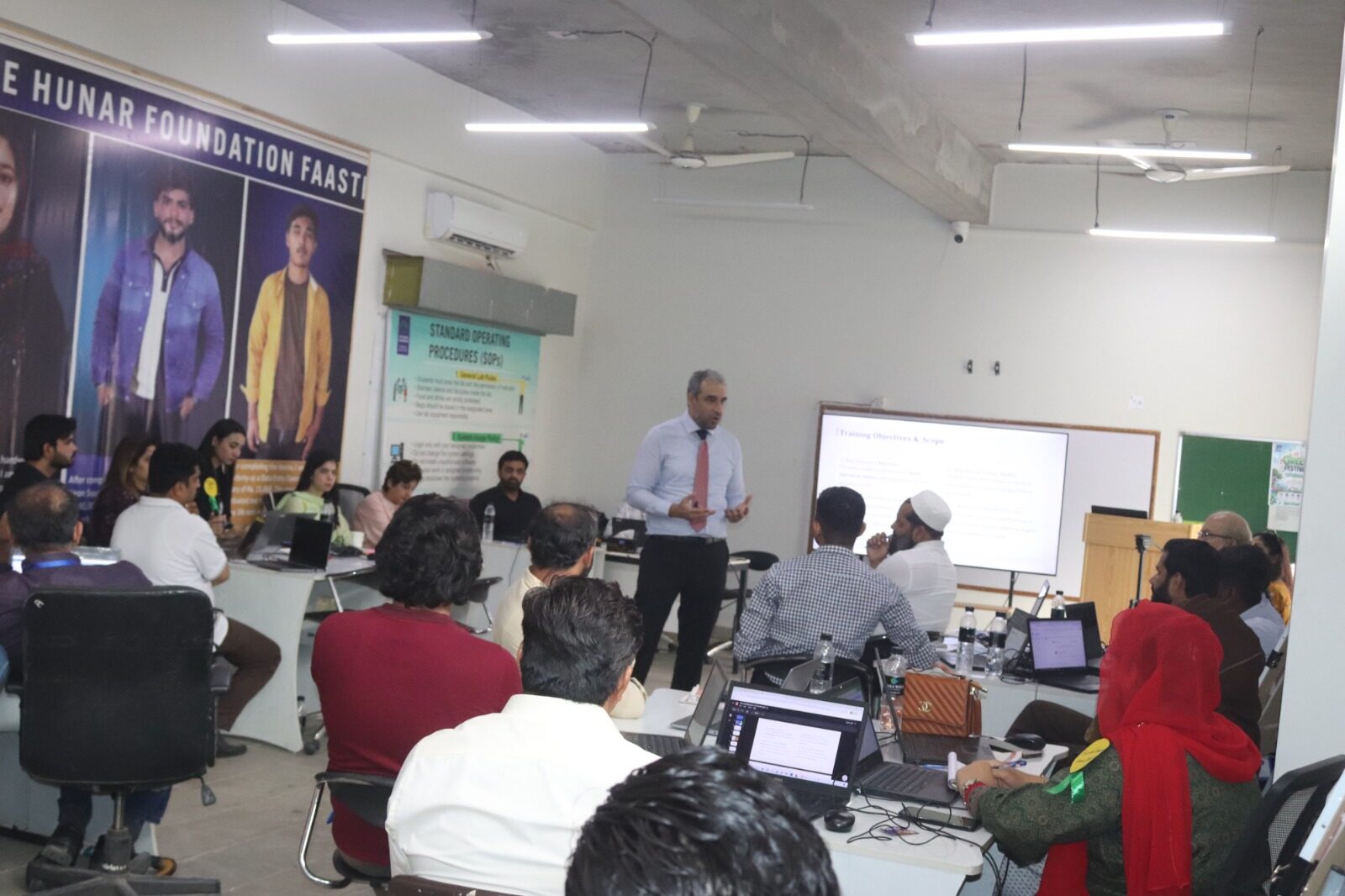 JMT session on the Architecture of Morality in a Digital World at the Hunar Foundation